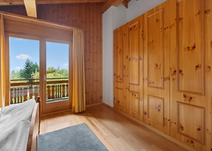 Holiday home Maison Crans-montana, 7 Pers - 7 Lits, Jardin & Carnotzet Lens