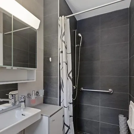 Maison Crans-montana, 7 Pers - 7 Lits, Jardin & Carnotzet Feriehus